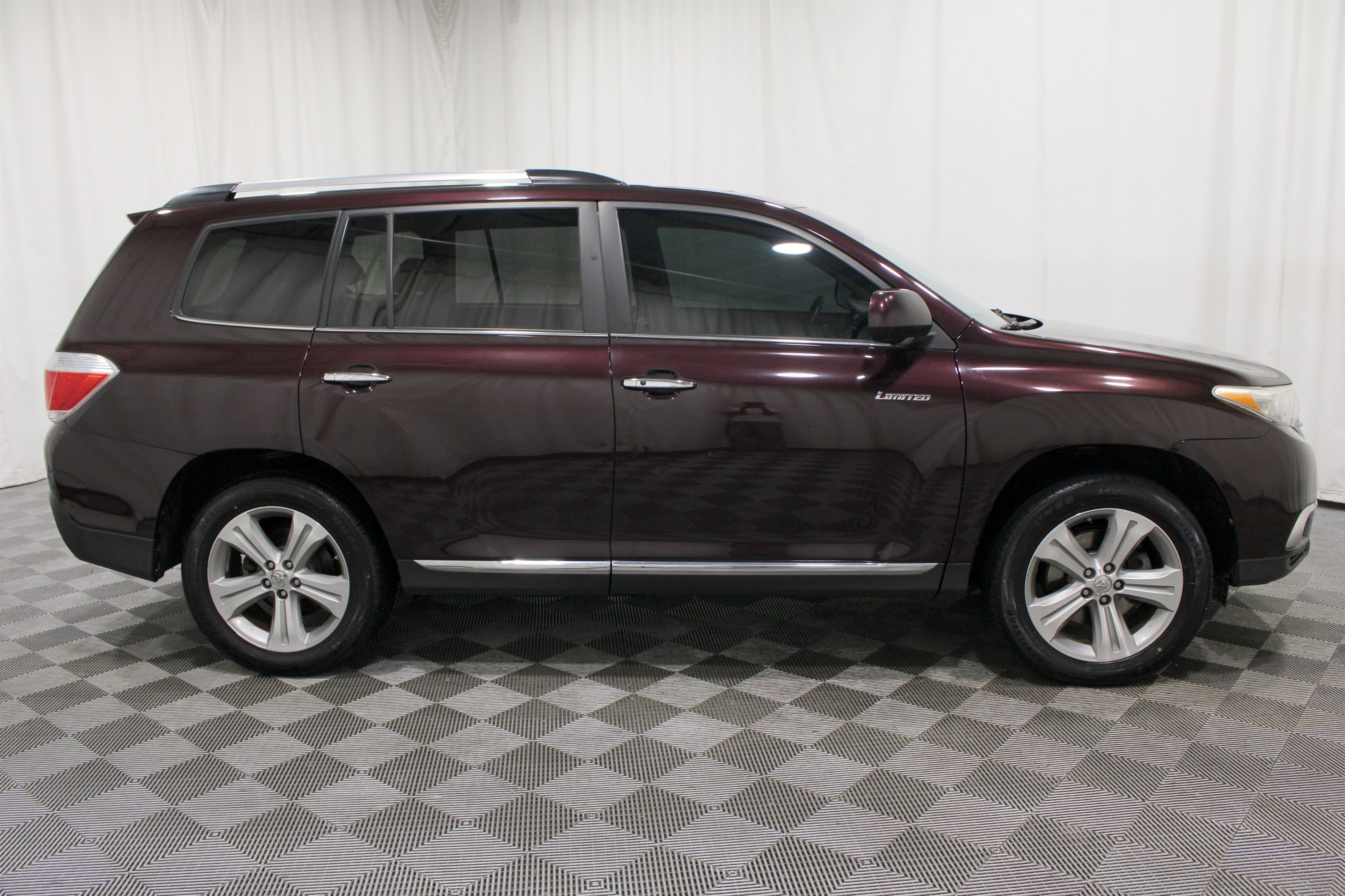 Used 2013 Toyota Highlander Limited FWD image 27