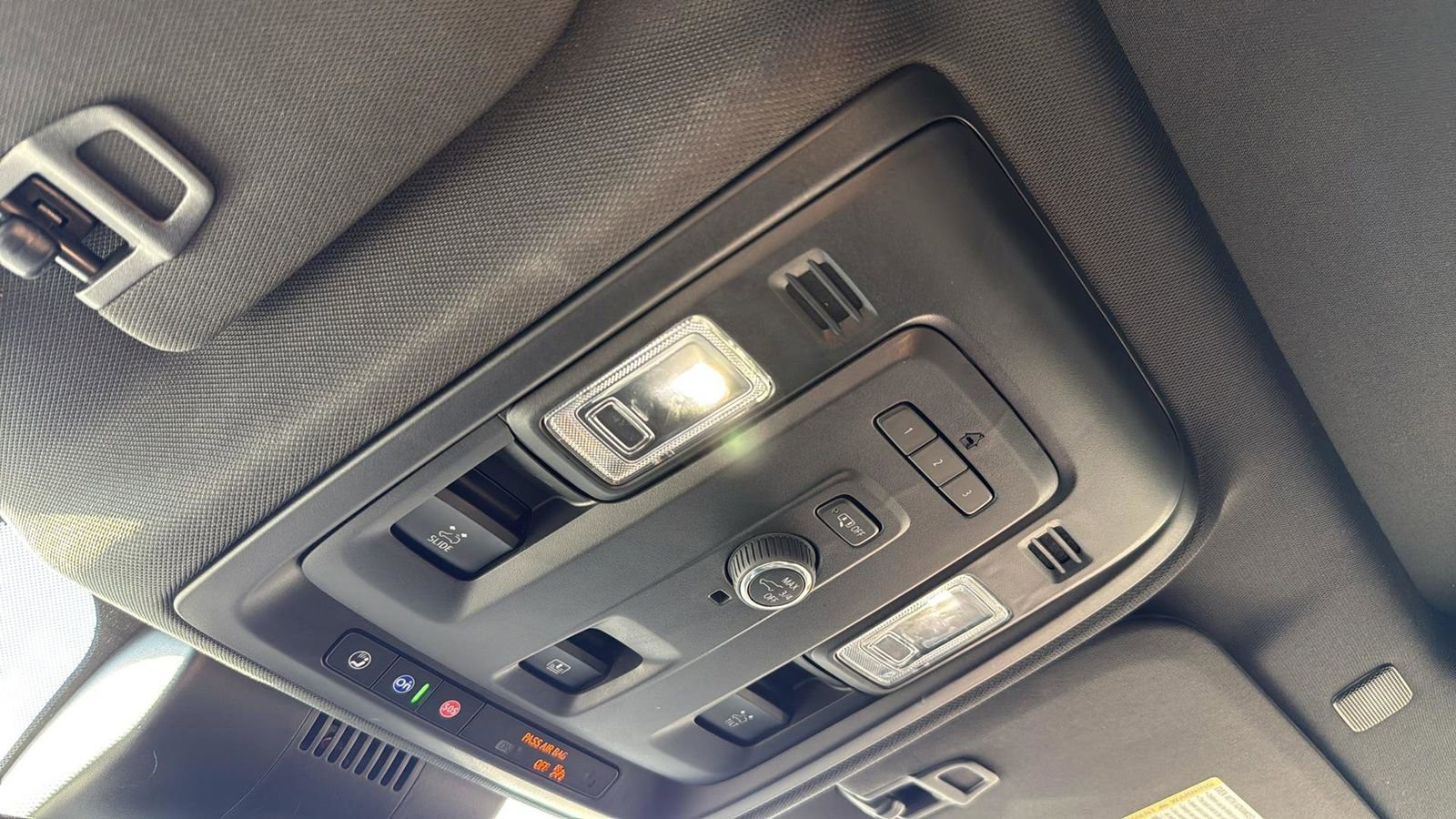 Used 2023 GMC Yukon XL SLT image 20