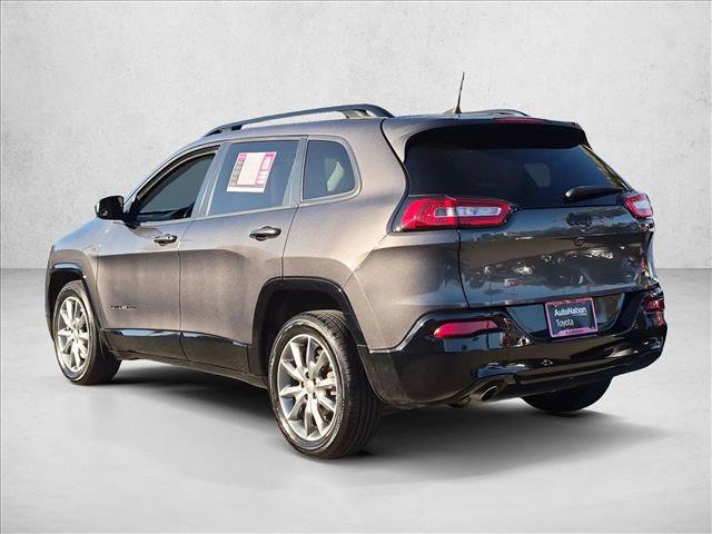 Used 2018 Jeep Cherokee Latitude FWD image 8