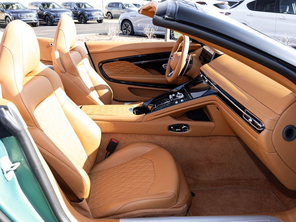 Used 2025 Aston Martin DB12 Volante image 56