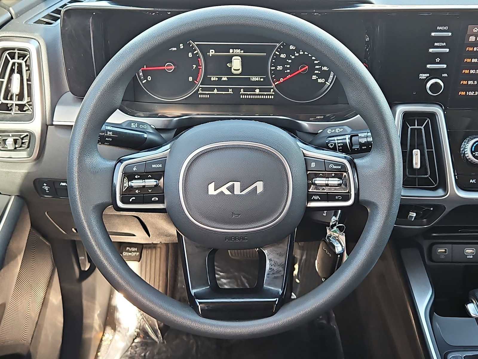 Used 2023 Kia Sorento LX image 21