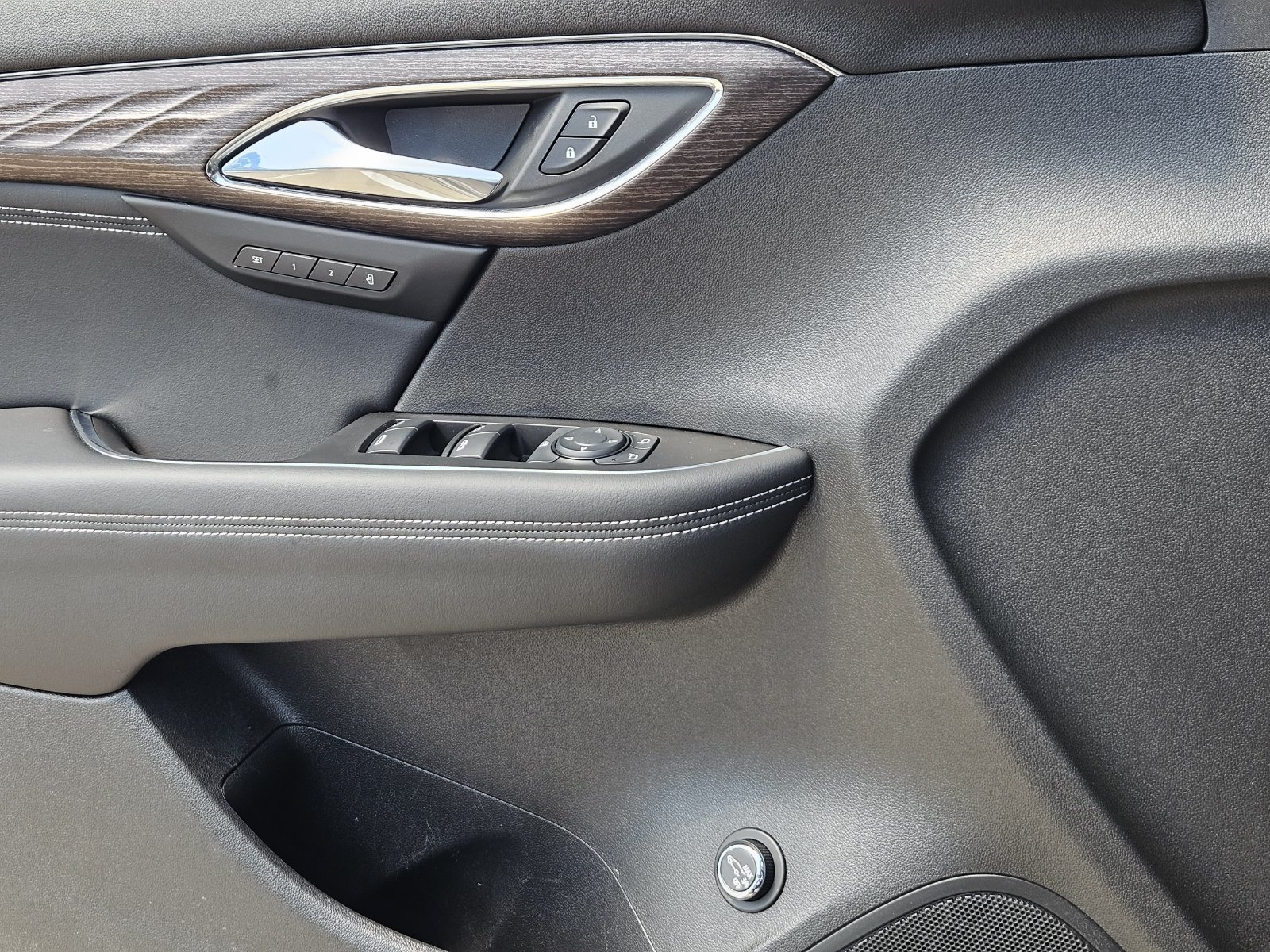 Used 2023 Buick Envision Avenir FWD image 31