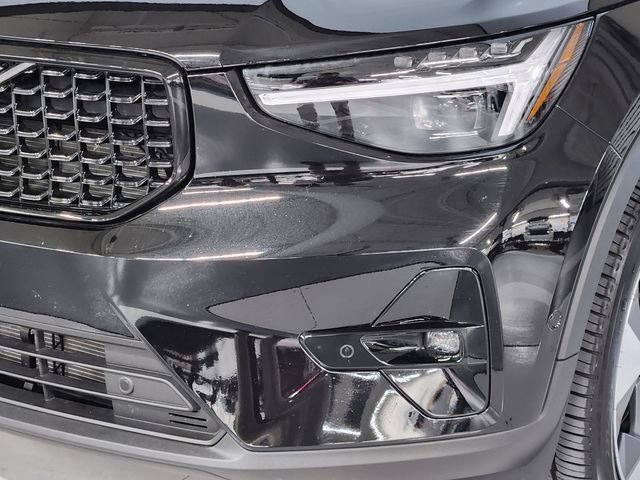Used 2026 Volvo XC40 B5 Plus AWD/4WD image 12