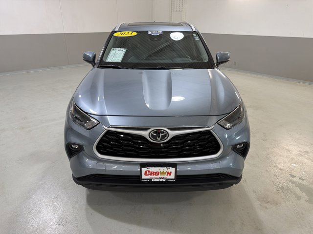 Used 2023 Toyota Highlander XLE w/ Protection Package #3 (TMS) AWD/4WD image 3