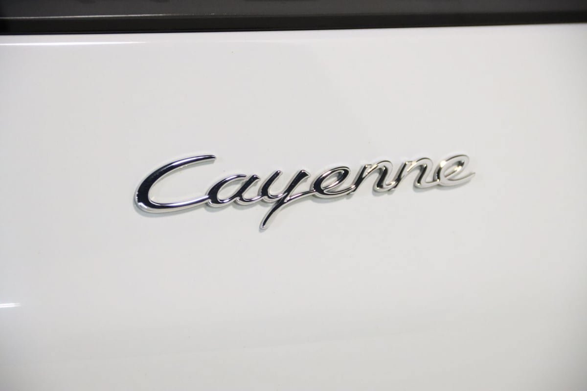 Used 2023 Porsche Cayenne Coupe w/ Towing Package w/o Tow Ball AWD/4WD image 14