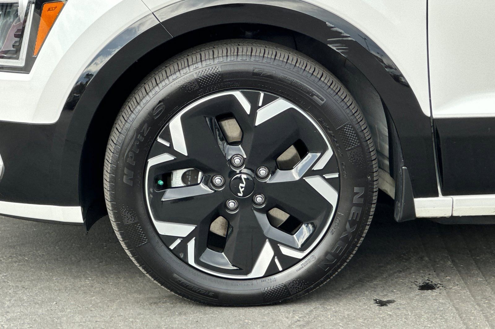 Certified 2024 Kia Niro Wind w/ Wind Preserve Package image 28