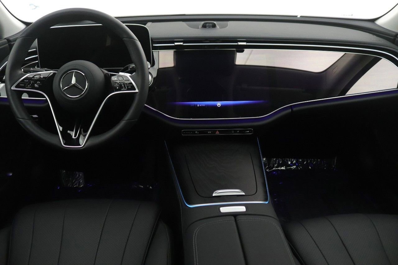 New 2025 Mercedes-Benz E 350 4MATIC Sedan image 9