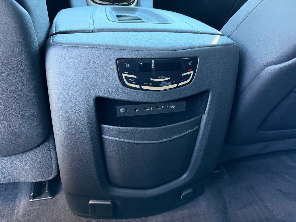Used 2020 Cadillac Escalade Luxury AWD/4WD image 12