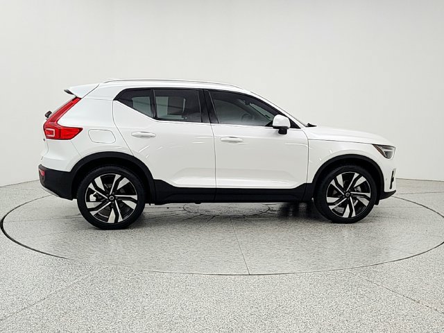 Used 2023 Volvo XC40 B5 Ultimate w/ Climate Package AWD/4WD image 4