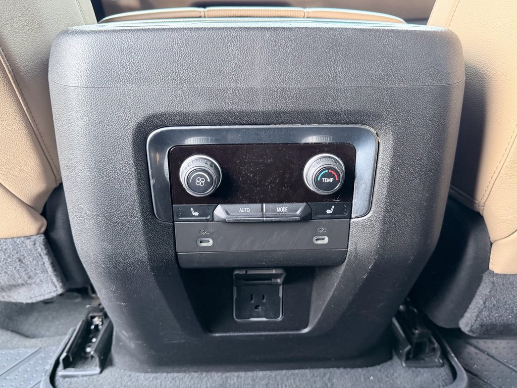 Used 2021 Chevrolet Suburban Premier w/ Premium Package image 29