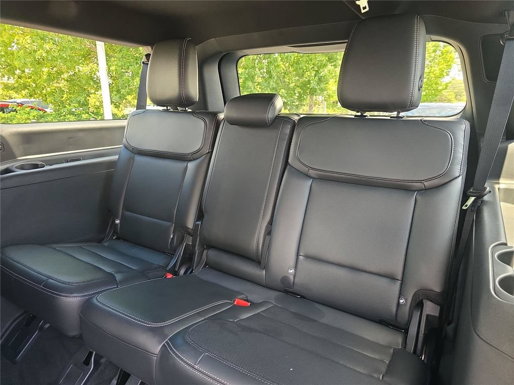 Used 2025 Ford Expedition Max Platinum w/ Stealth Performance Package AWD/4WD image 17