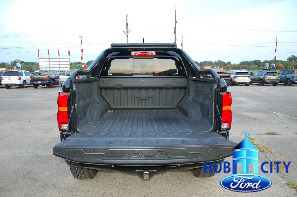 Used 2025 Chevrolet Colorado ZR2 w/ Midnight Edition AWD/4WD image 22