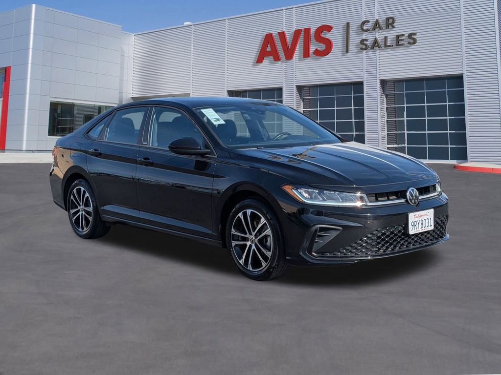 Used 2025 Volkswagen Jetta Sport image 3