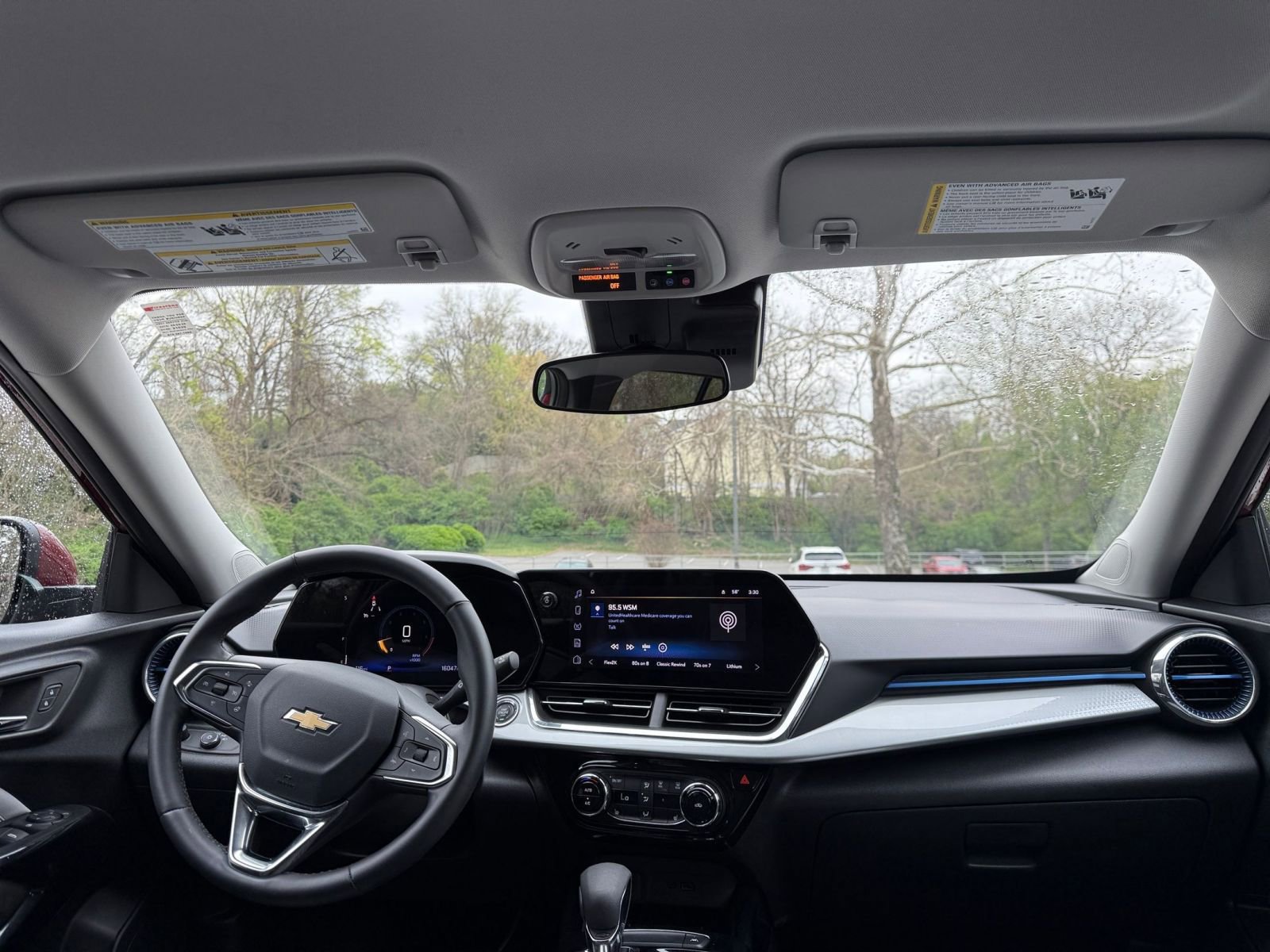 Used 2025 Chevrolet Trax LT image 32