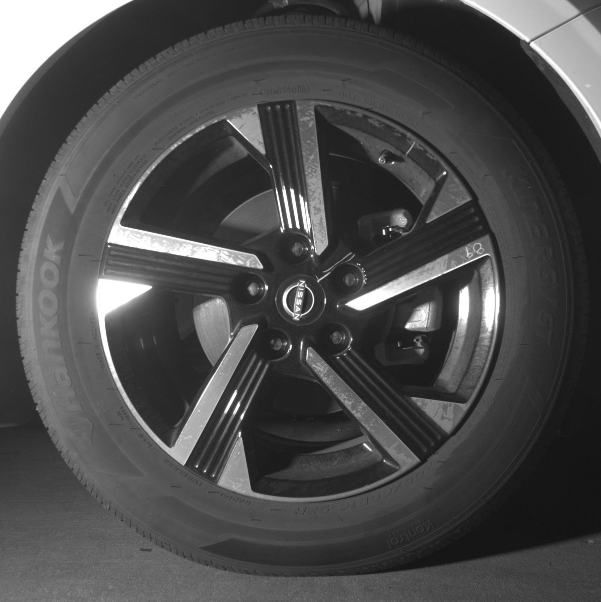 Used 2025 Nissan Sentra SV FWD image 13