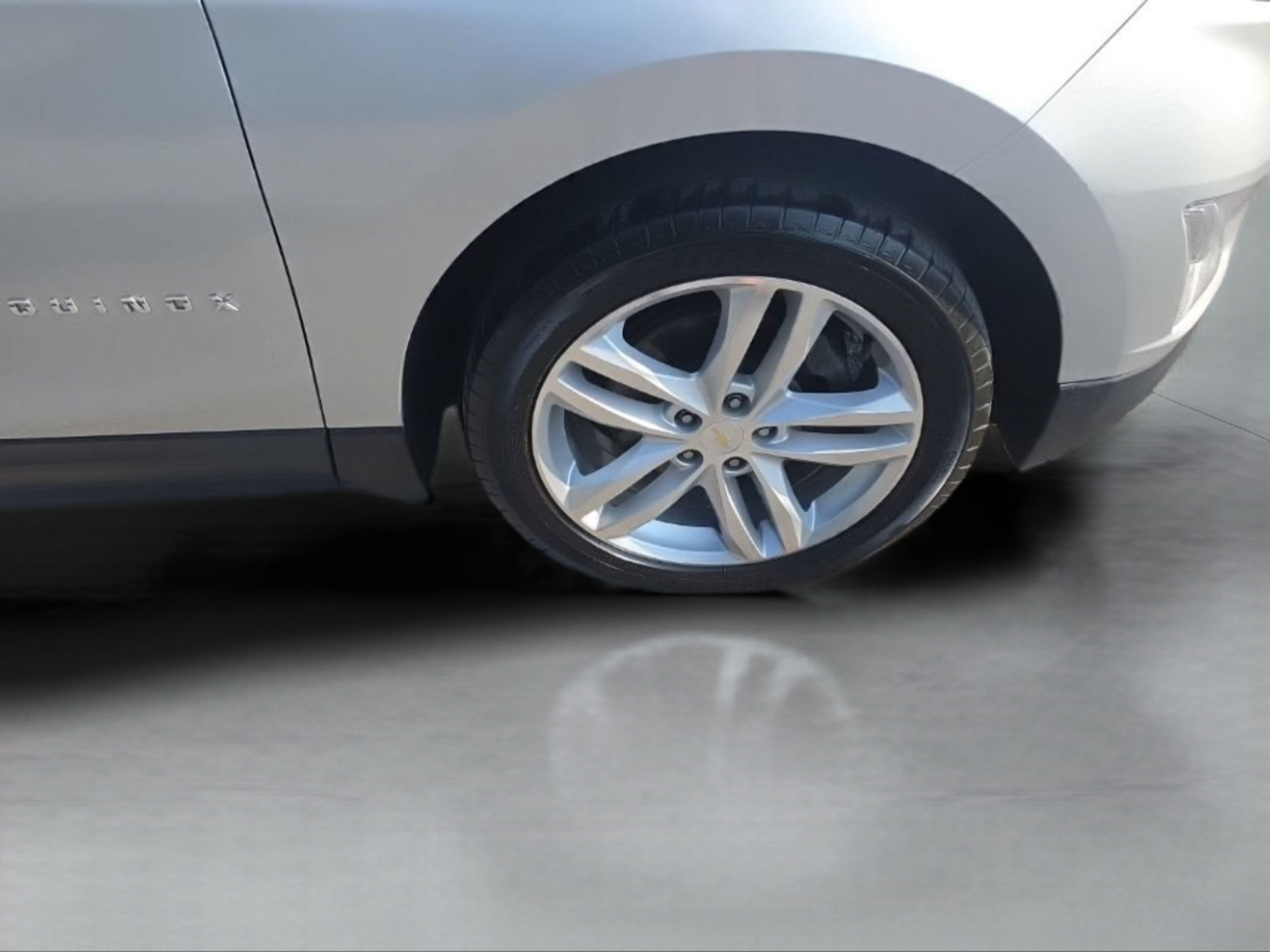 Used 2019 Chevrolet Equinox Premier FWD image 35