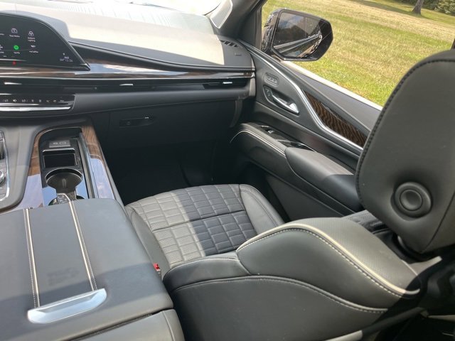 Used 2024 Cadillac Escalade Sport Platinum w/ Heavy-Duty Trailer Package image 44