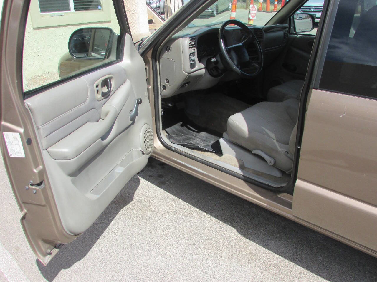 Used 2003 GMC Sonoma SLS w/ SLS Preferred Equipment Group image 10