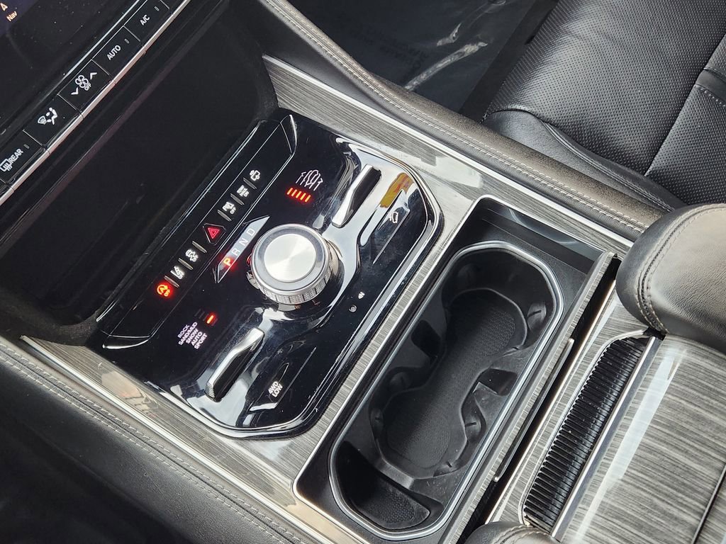 Used 2022 Jeep Wagoneer Series III w/ Premium Group I image 26