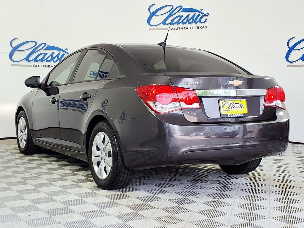 Used 2014 Chevrolet Cruze LS FWD image 2