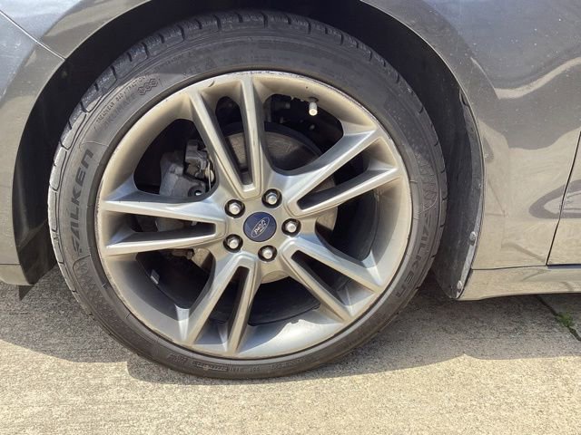 Used 2016 Ford Fusion Titanium FWD image 5
