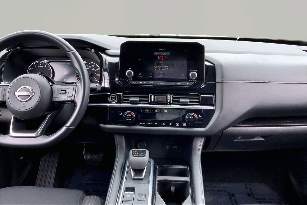 Used 2023 Nissan Pathfinder SV AWD/4WD image 9
