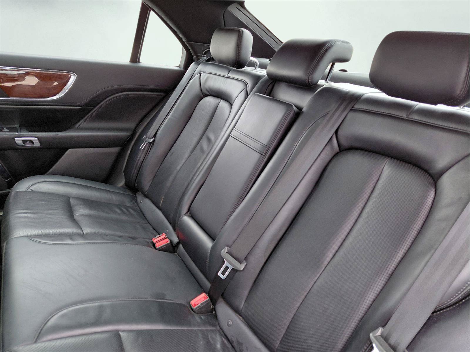 Used 2018 Lincoln Continental Reserve AWD/4WD image 36