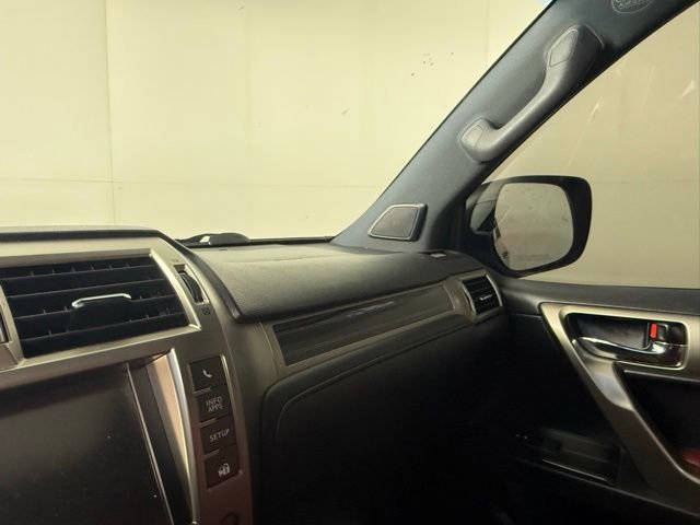 Used 2020 Lexus GX 460 Premium w/ Premium Package image 18