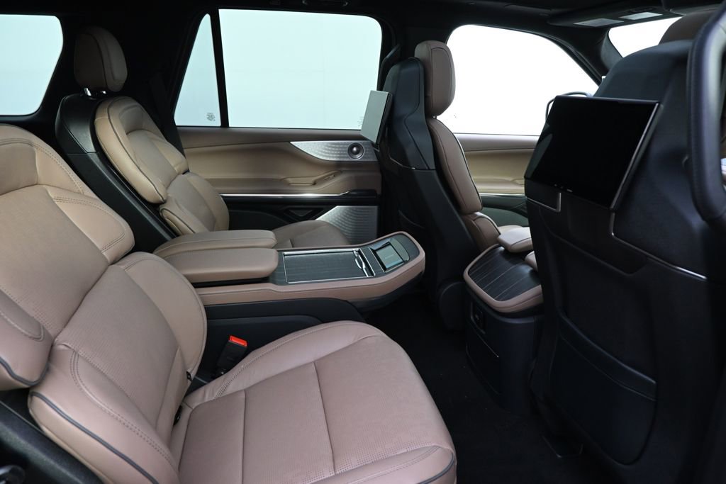 New 2026 Lincoln Navigator Black Label image 18