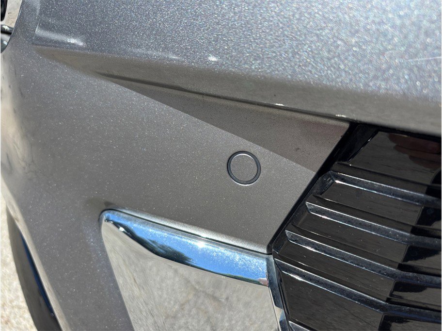 Used 2022 GMC Yukon XL SLE w/ Gmc Pro Safety Plus Package image 14