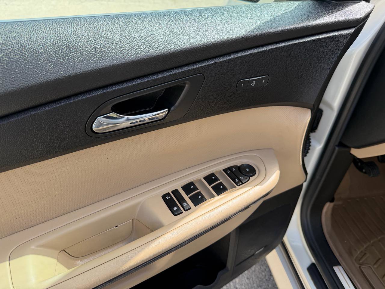 Used 2012 GMC Acadia Denali AWD/4WD image 11