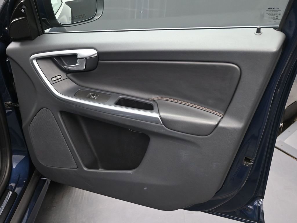 Used 2015 Volvo XC60 T6 Platinum image 20