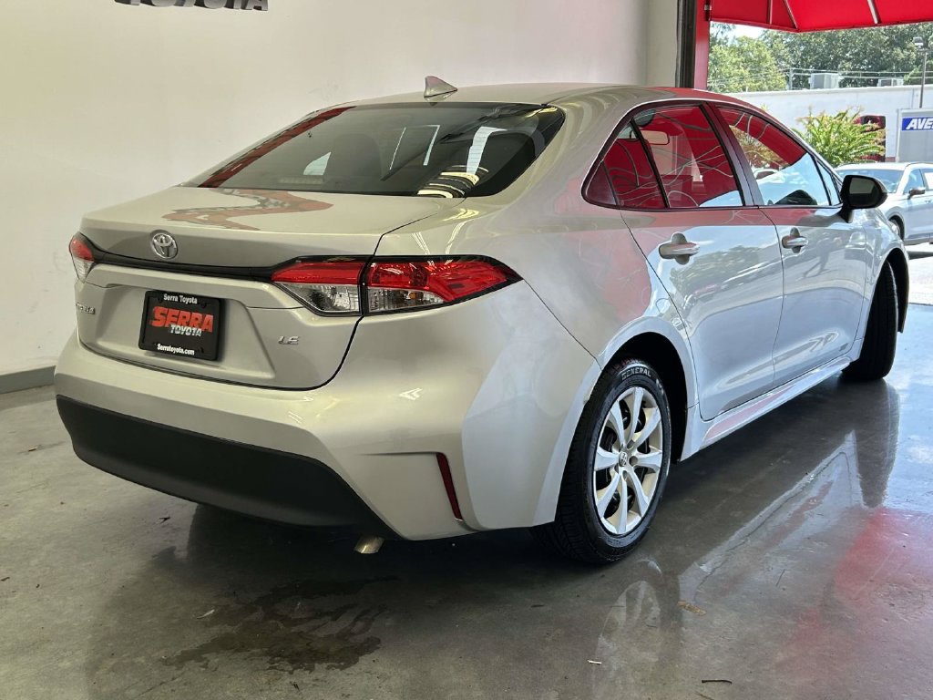 Certified 2025 Toyota Corolla LE FWD image 3