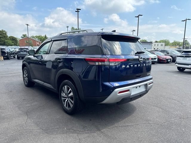 Used 2025 Nissan Pathfinder SL AWD/4WD image 4
