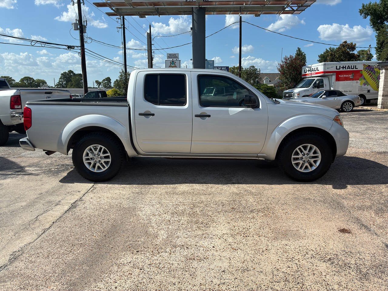 Used 2015 Nissan Frontier SV w/ SV Value Truck Package RWD image 7