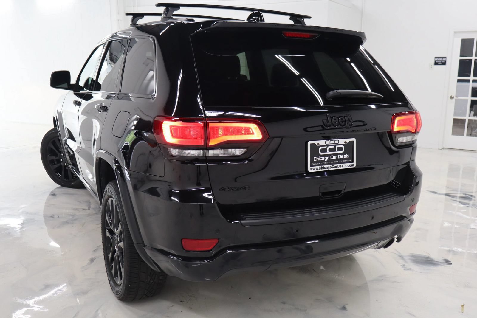 Used 2019 Jeep Grand Cherokee Altitude AWD/4WD image 6