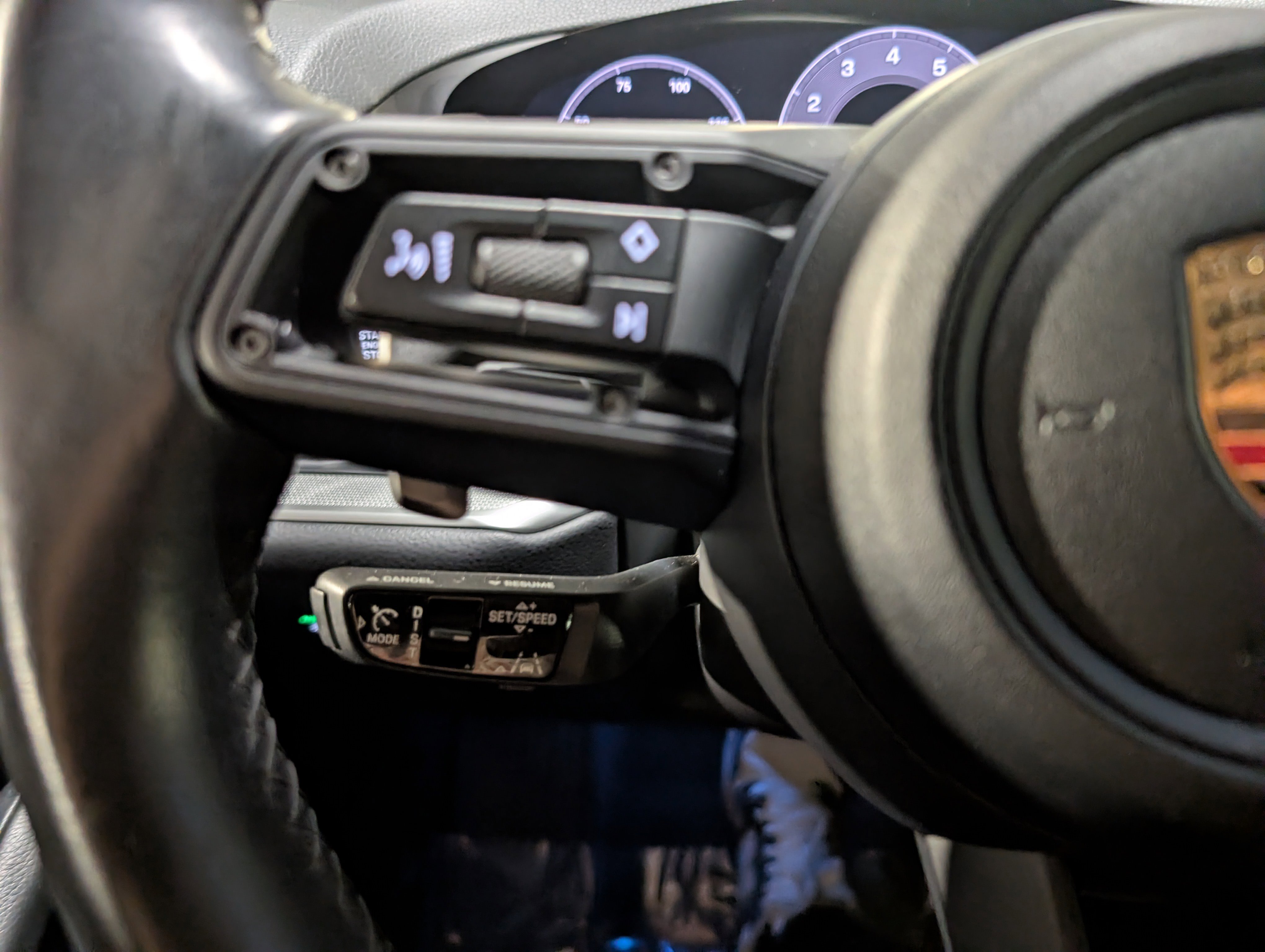 Certified 2024 Porsche Cayenne Coupe image 27