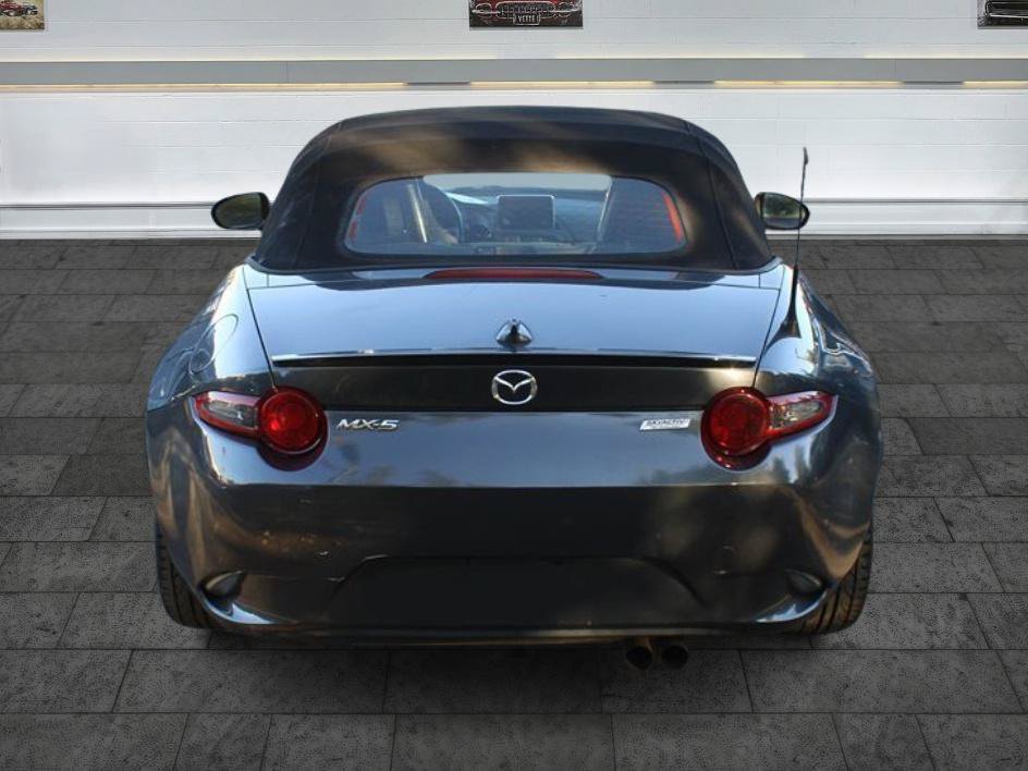 Used 2017 MAZDA MX-5 Miata Club RWD image 6
