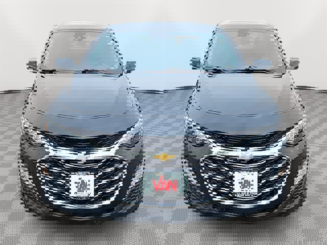 Used 2025 Chevrolet Malibu LT image 2