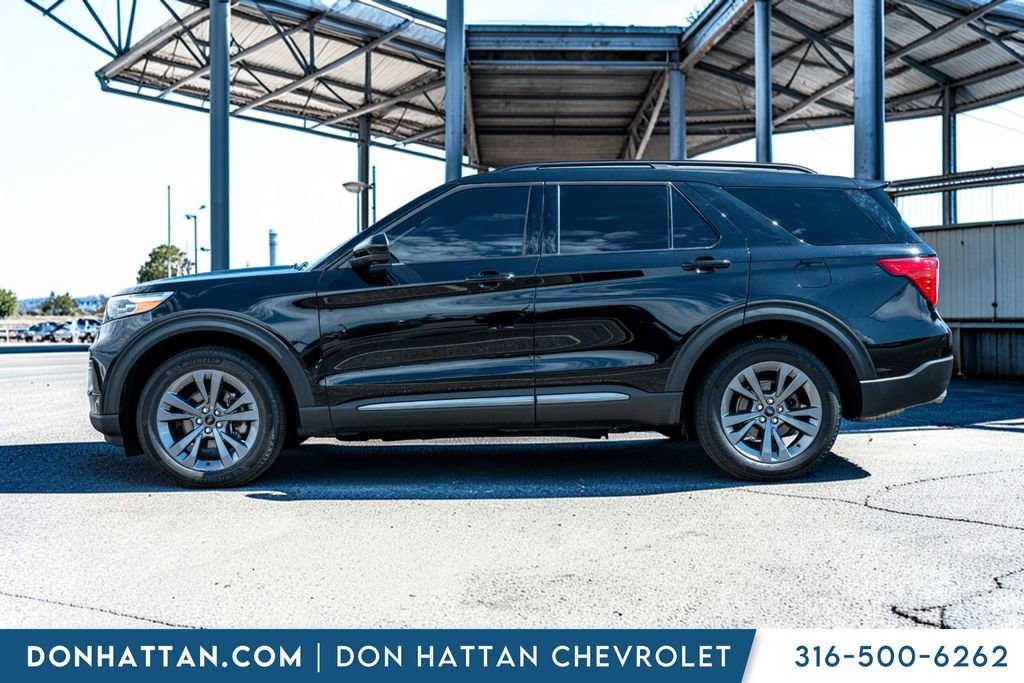 Used 2023 Ford Explorer XLT w/ Equipment Group 202A AWD/4WD image 2