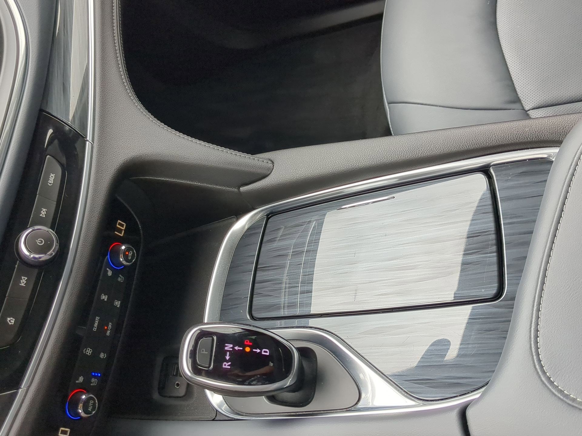 Used 2021 Buick Enclave Premium w/ Sun and Sites Package FWD image 19