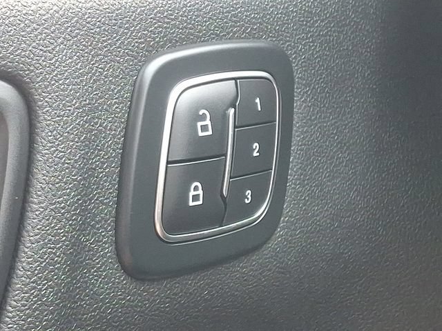 Used 2026 Ford Escape SE w/ PHEV Premium Package FWD image 25
