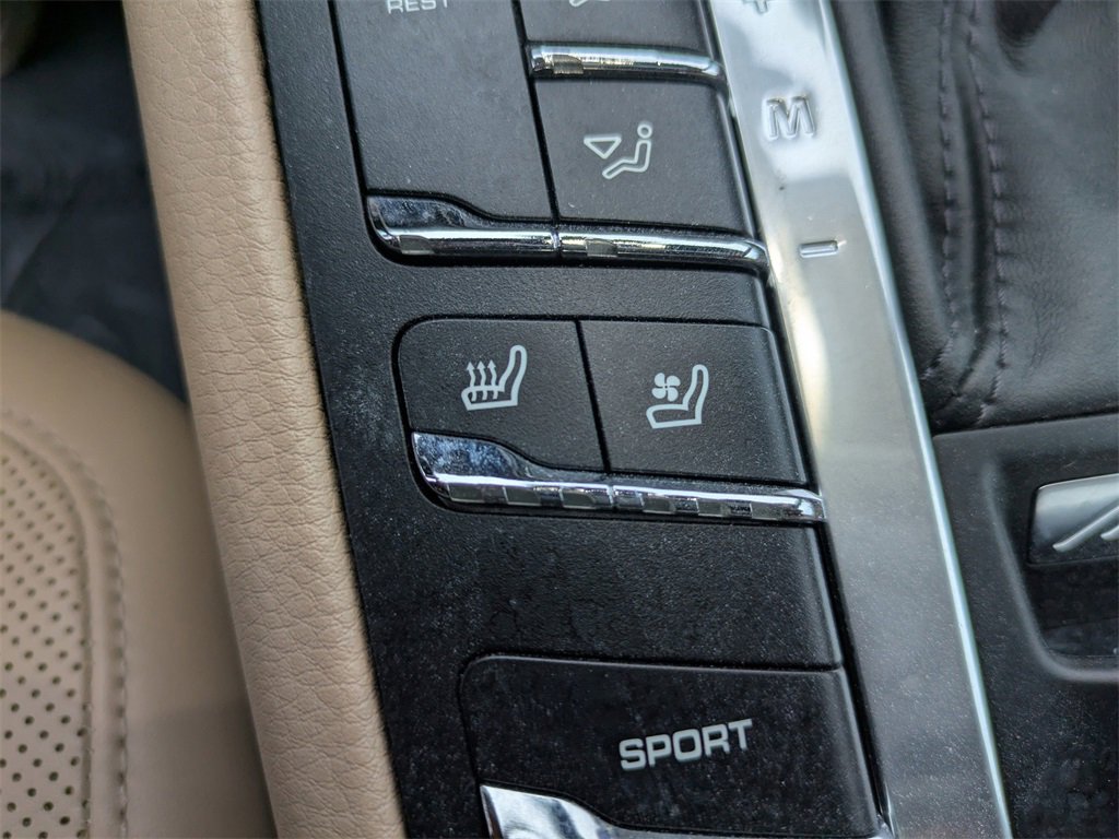 Used 2019 Porsche Macan Base w/ Premium Package Plus image 27