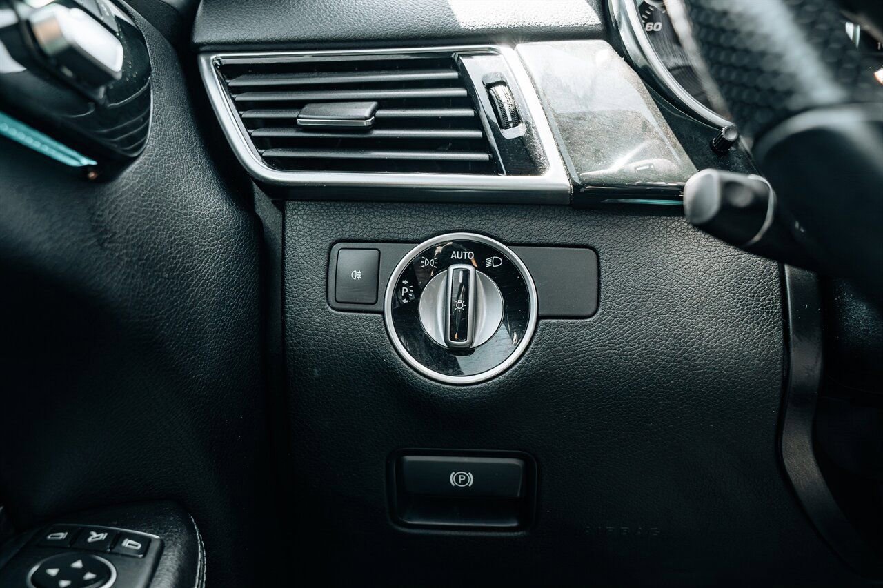 Used 2017 Mercedes-Benz GLS 450 4MATIC image 25