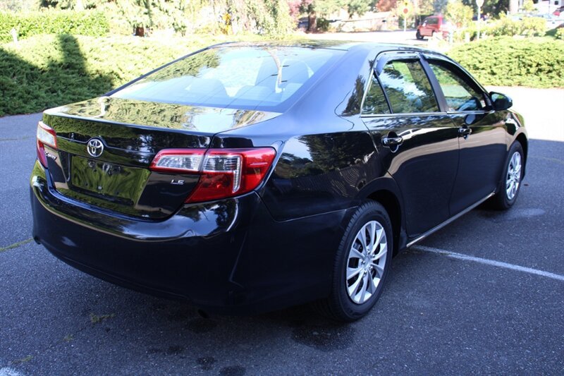 Used 2014 Toyota Camry LE FWD image 3