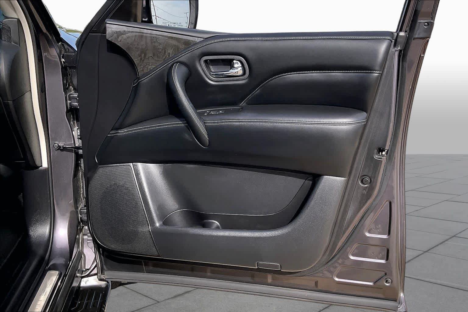 Used 2023 INFINITI QX80 Luxe w/ Cargo Package RWD image 23