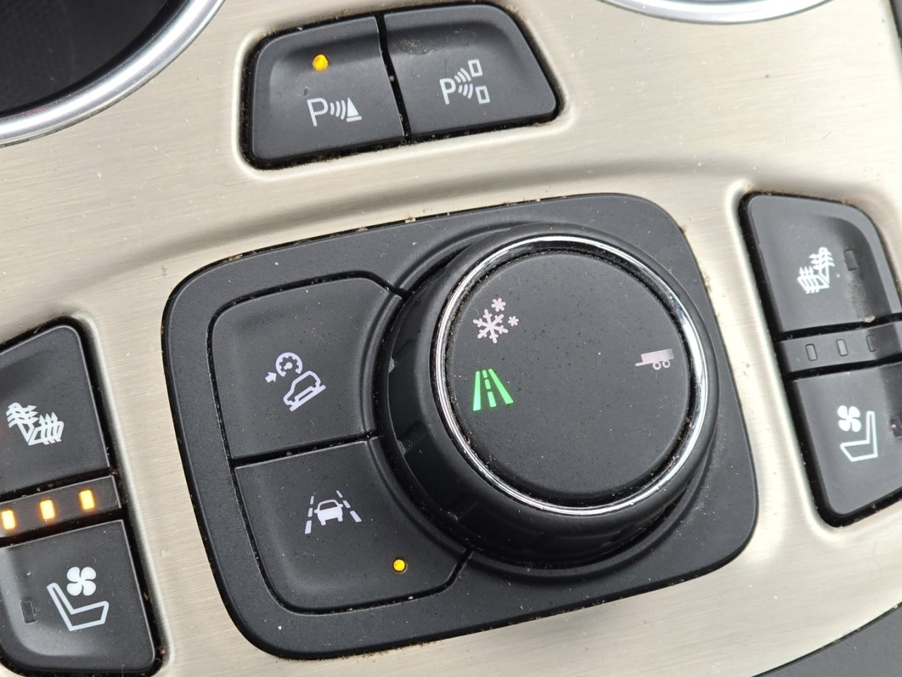 Used 2019 GMC Terrain Denali w/ Advanced Safety Package image 10