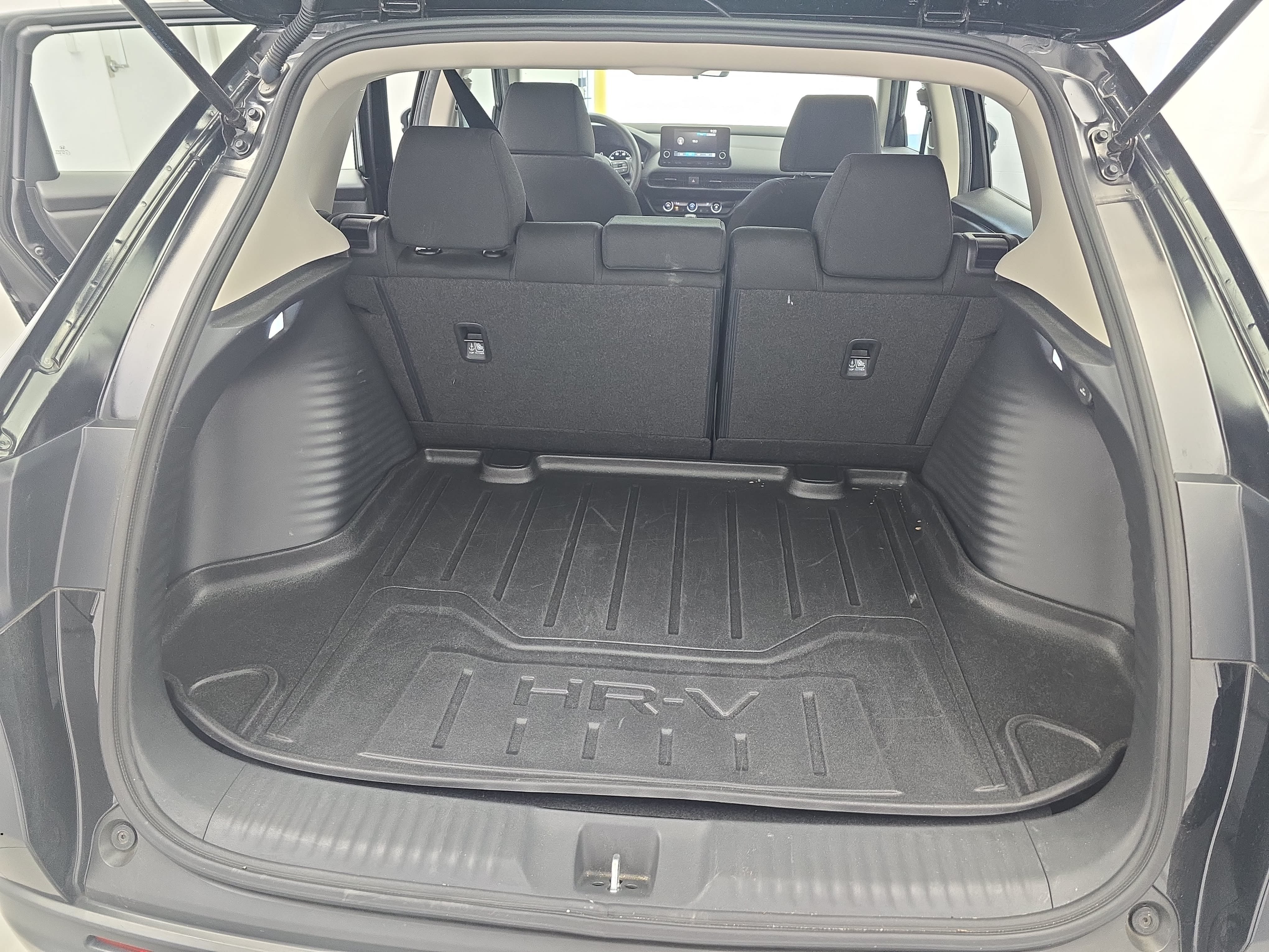 Used 2023 Honda HR-V LX image 12