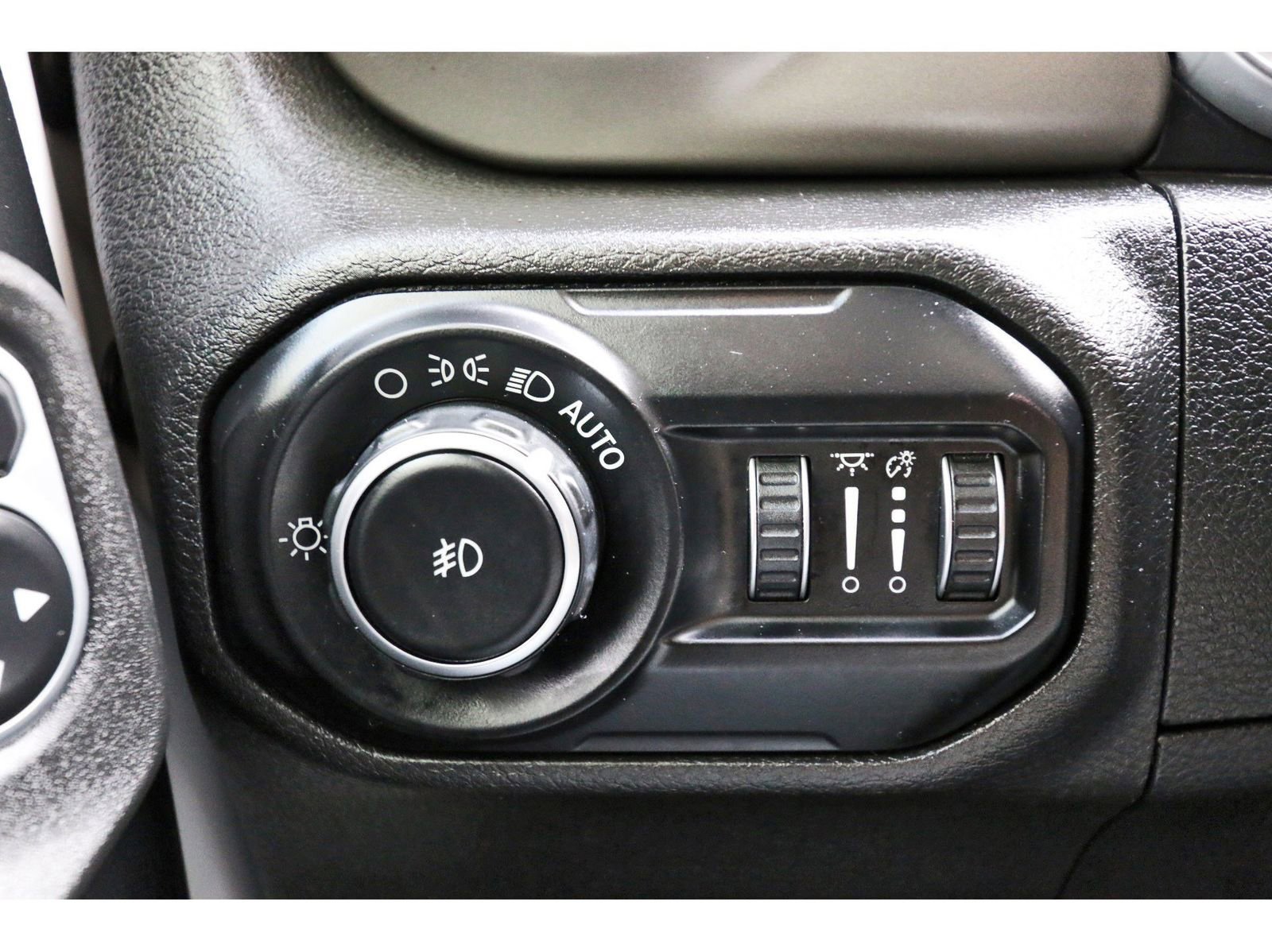 Used 2018 Jeep Wrangler Unlimited Sport S image 21