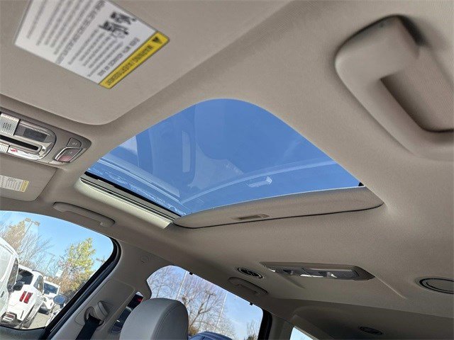 Used 2023 Kia Telluride EX w/ EX Captain's Chair Package image 16